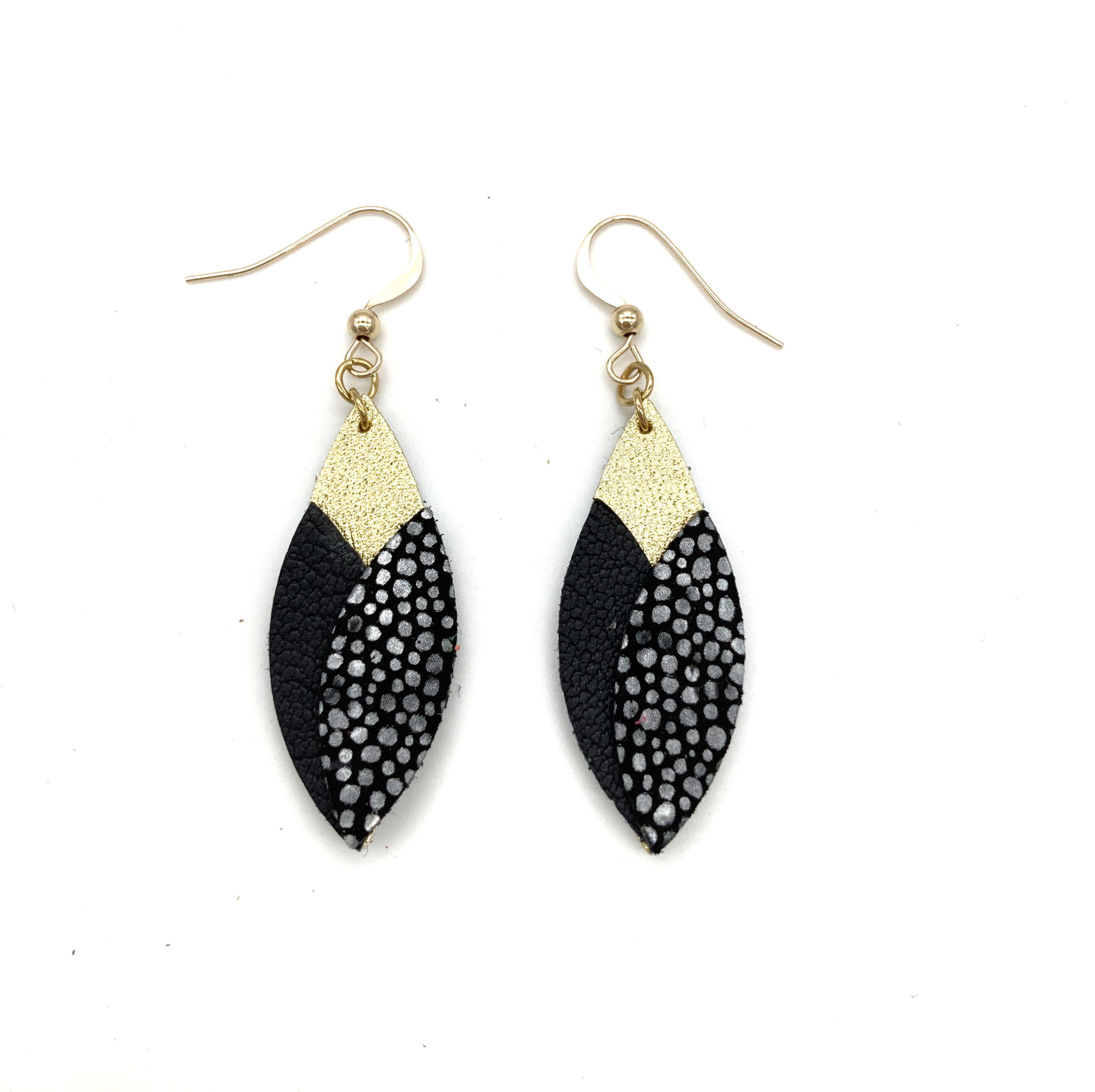 boucles d'oreilles pétales noires